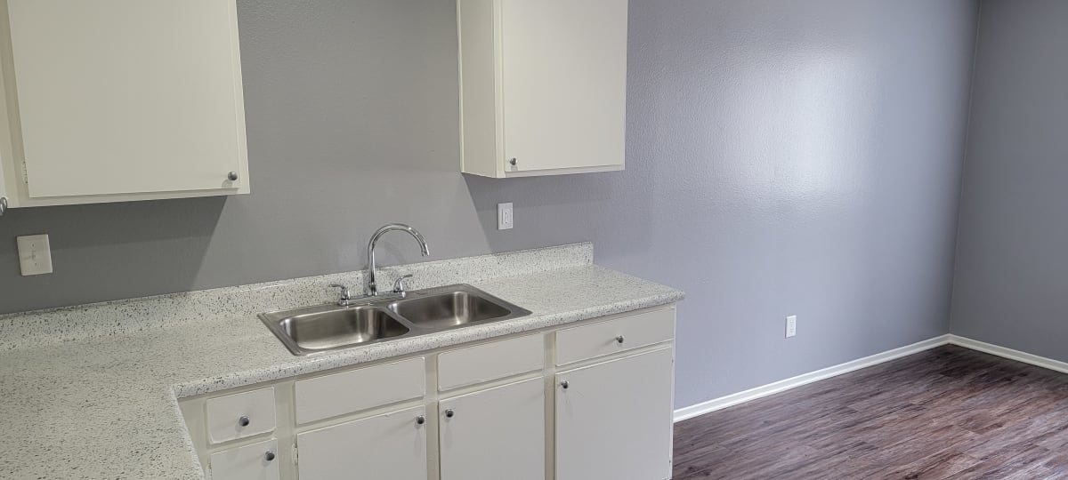 Photos and Video of Grand Oaks Apartments in Lake Elsinore, CA